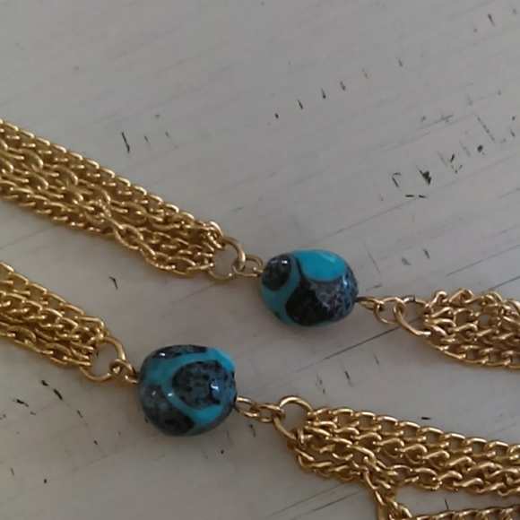 Gold tone necklace with blue beads - Picture 2 of 2